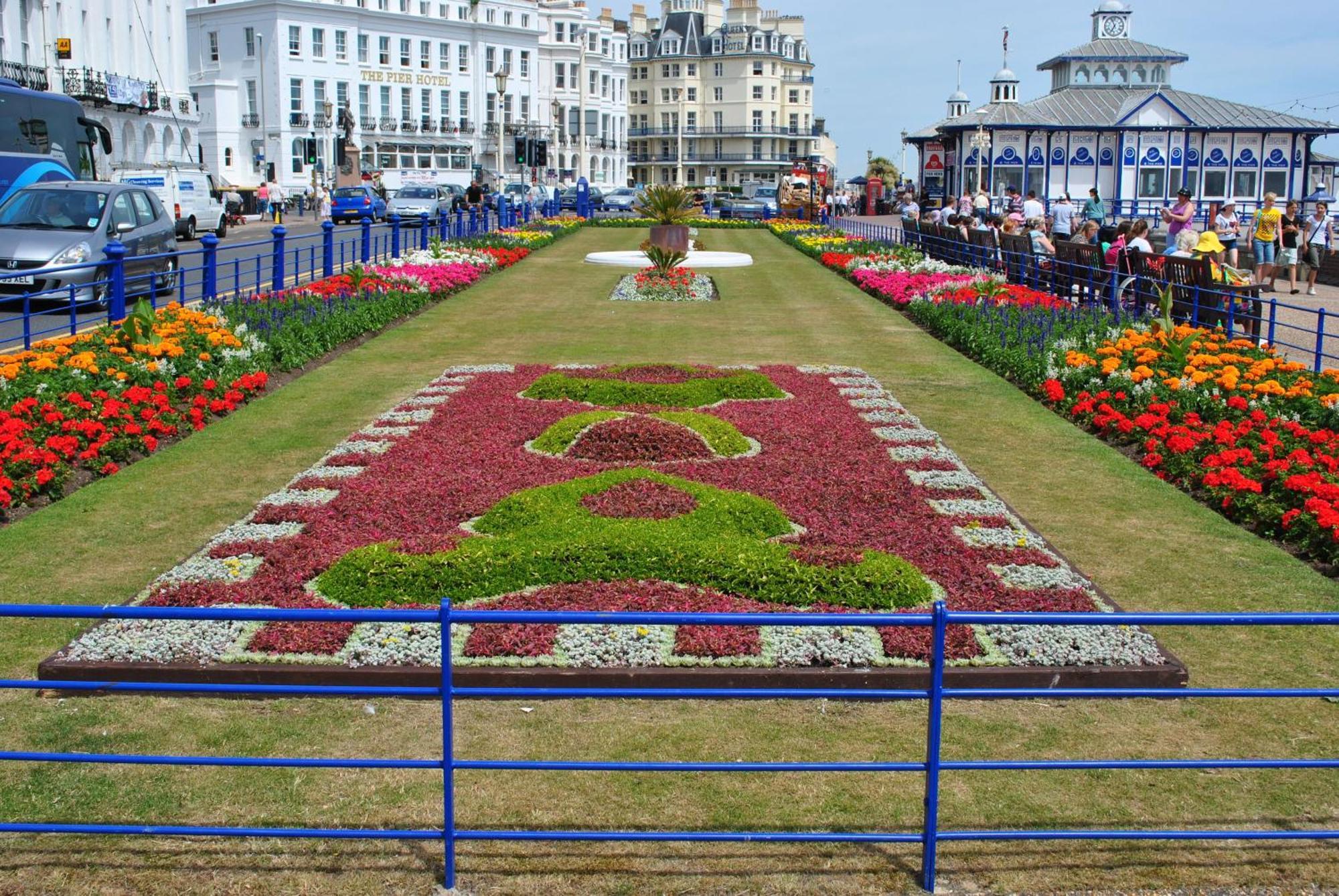 Bay Lodge Guest House Eastbourne Bagian luar foto