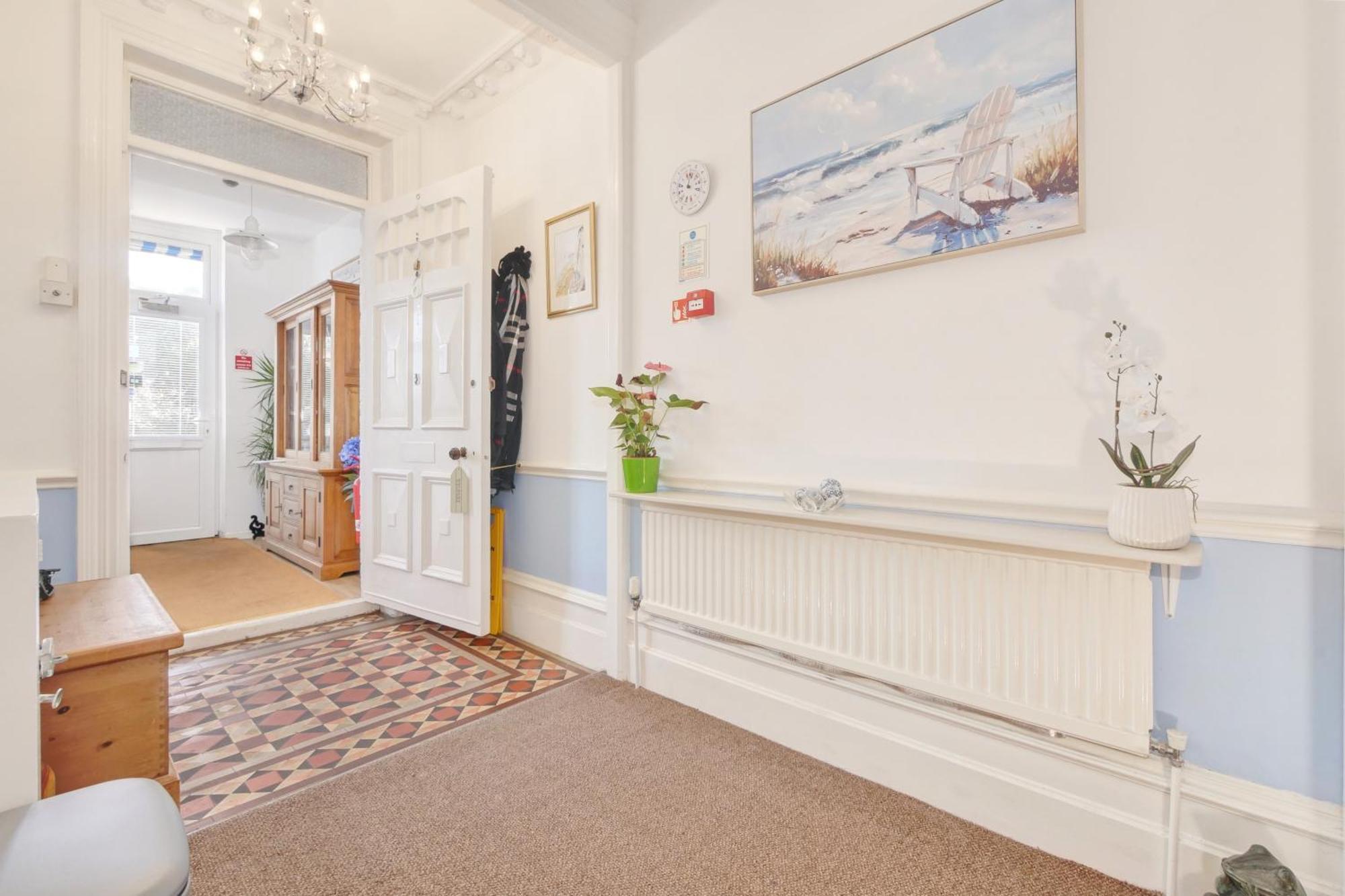 Bay Lodge Guest House Eastbourne Bagian luar foto