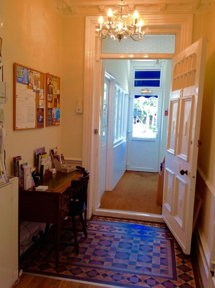 Bay Lodge Guest House Eastbourne Bagian luar foto