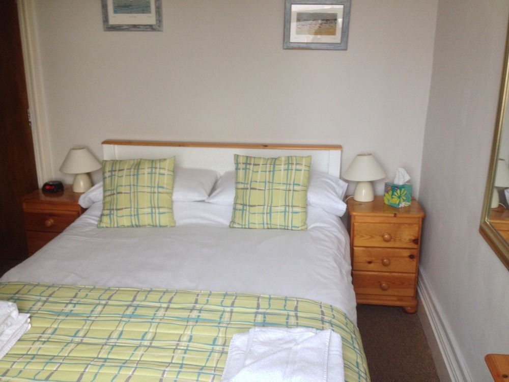 Bay Lodge Guest House Eastbourne Bagian luar foto