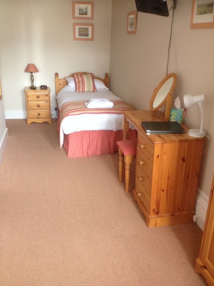 Bay Lodge Guest House Eastbourne Bagian luar foto