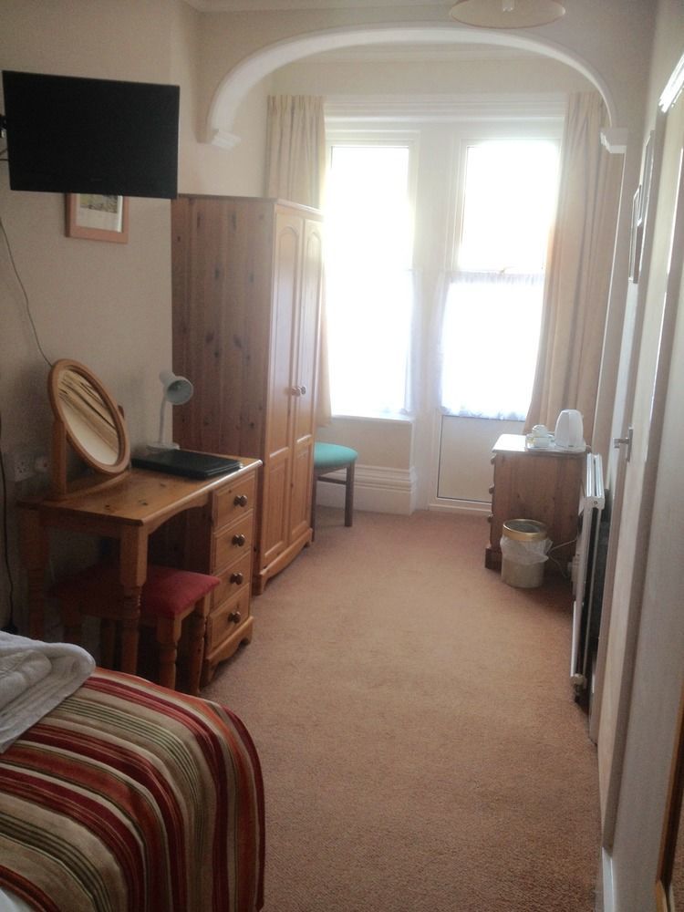 Bay Lodge Guest House Eastbourne Bagian luar foto