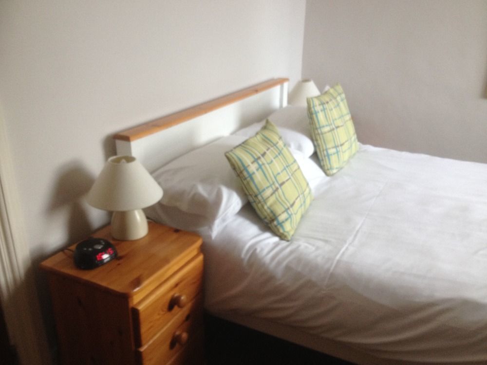 Bay Lodge Guest House Eastbourne Bagian luar foto