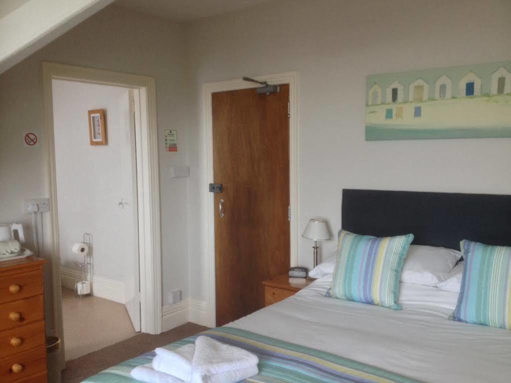 Bay Lodge Guest House Eastbourne Bagian luar foto